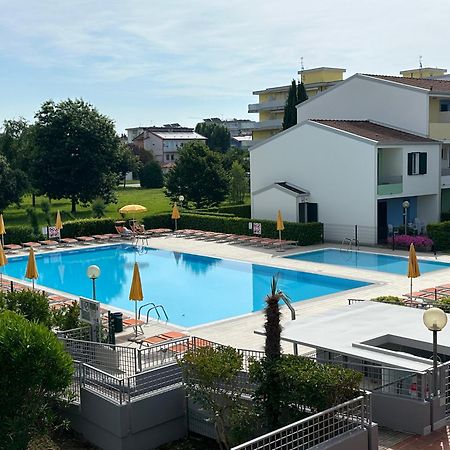 Villaggio Luna Swimmingpool- Agenzia Cocal กาออร์เล ภายนอก รูปภาพ