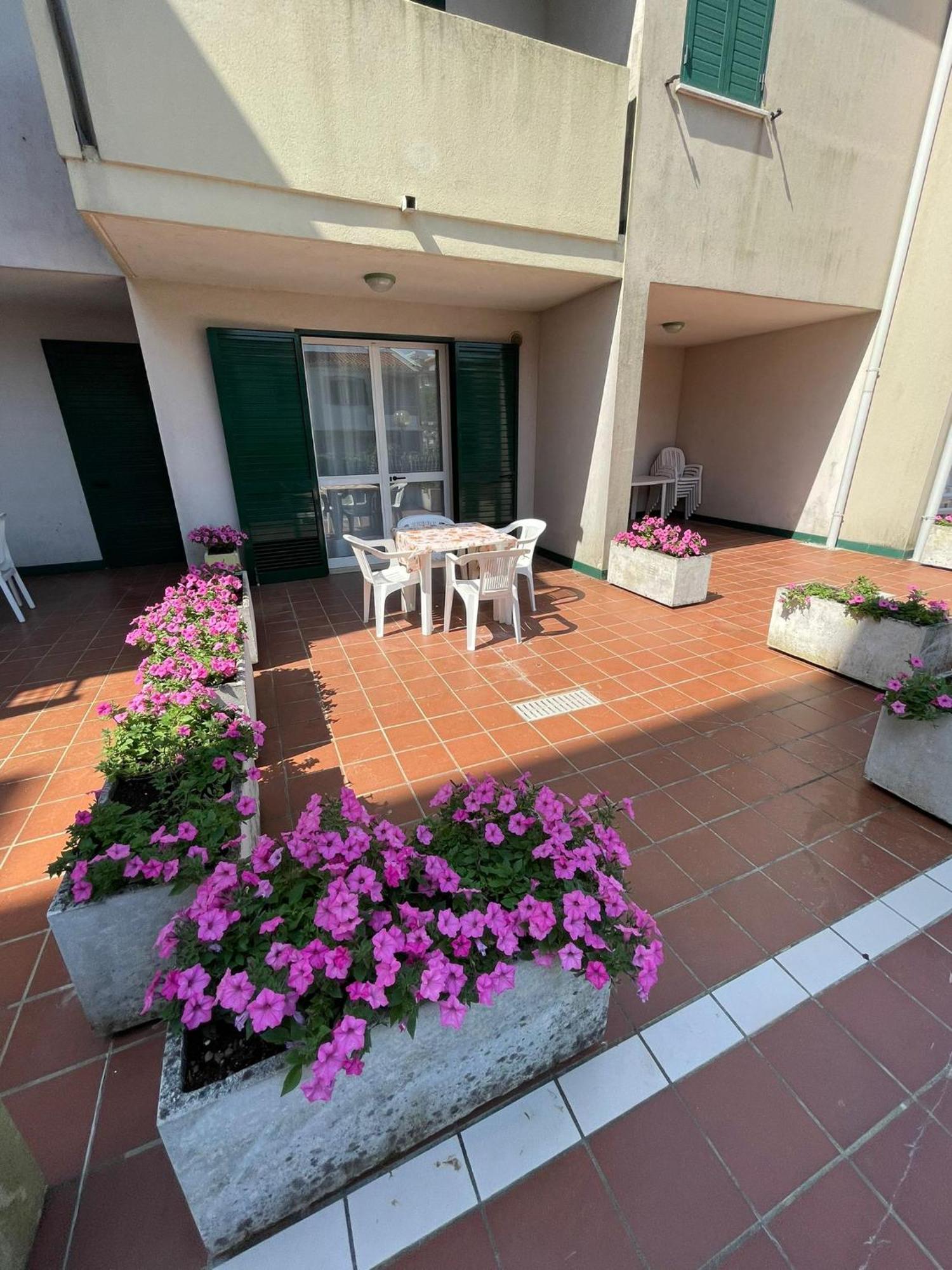 Villaggio Luna Swimmingpool- Agenzia Cocal กาออร์เล ภายนอก รูปภาพ