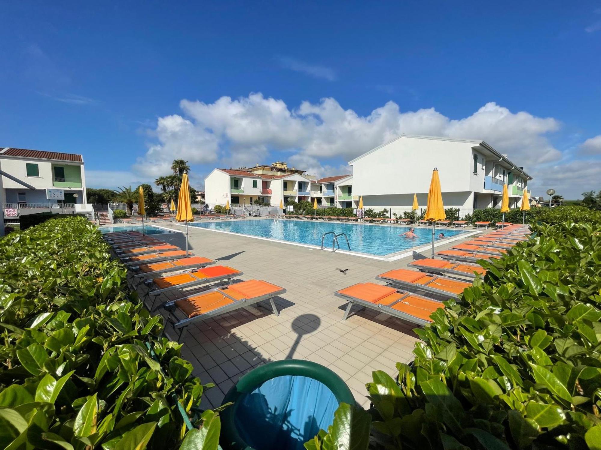 Villaggio Luna Swimmingpool- Agenzia Cocal กาออร์เล ภายนอก รูปภาพ