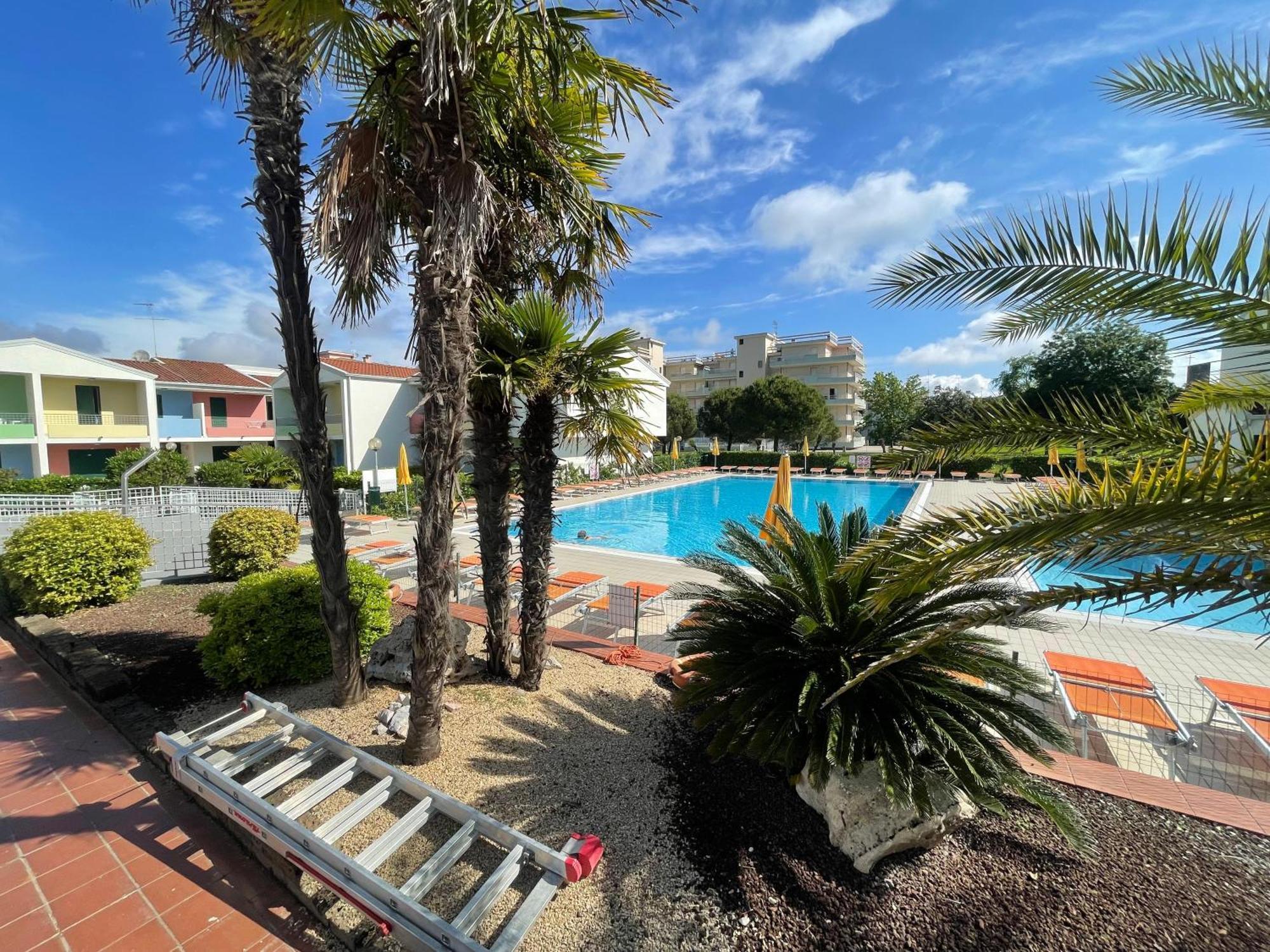 Villaggio Luna Swimmingpool- Agenzia Cocal กาออร์เล ภายนอก รูปภาพ