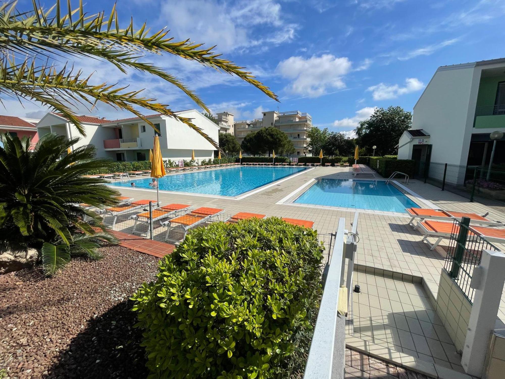 Villaggio Luna Swimmingpool- Agenzia Cocal กาออร์เล ภายนอก รูปภาพ