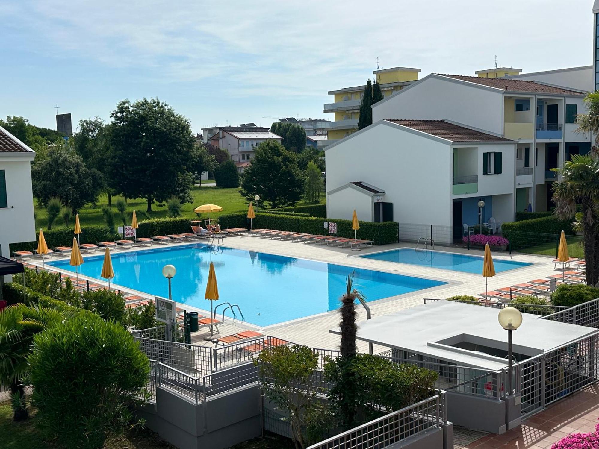 Villaggio Luna Swimmingpool- Agenzia Cocal กาออร์เล ภายนอก รูปภาพ