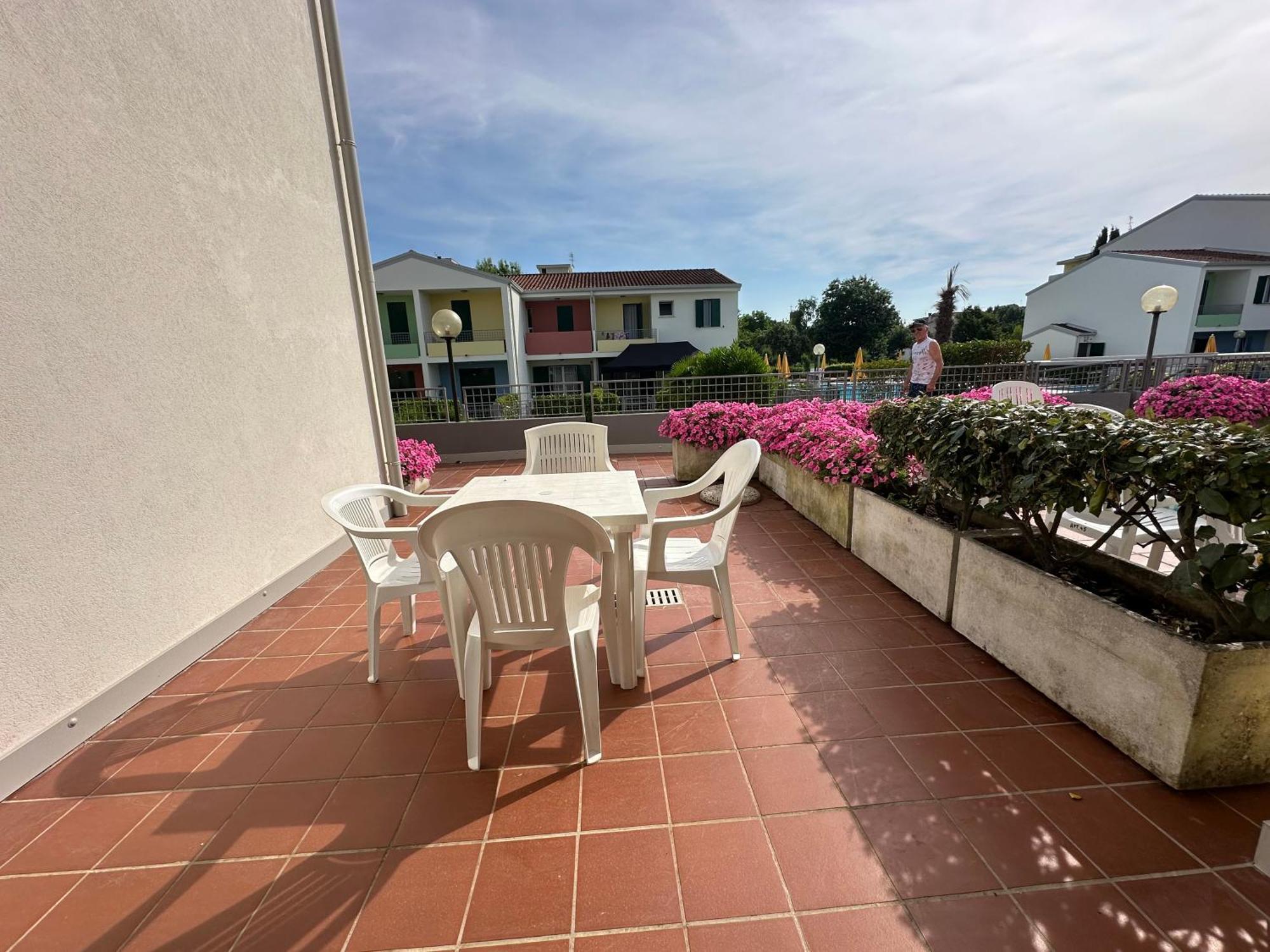 Villaggio Luna Swimmingpool- Agenzia Cocal กาออร์เล ภายนอก รูปภาพ
