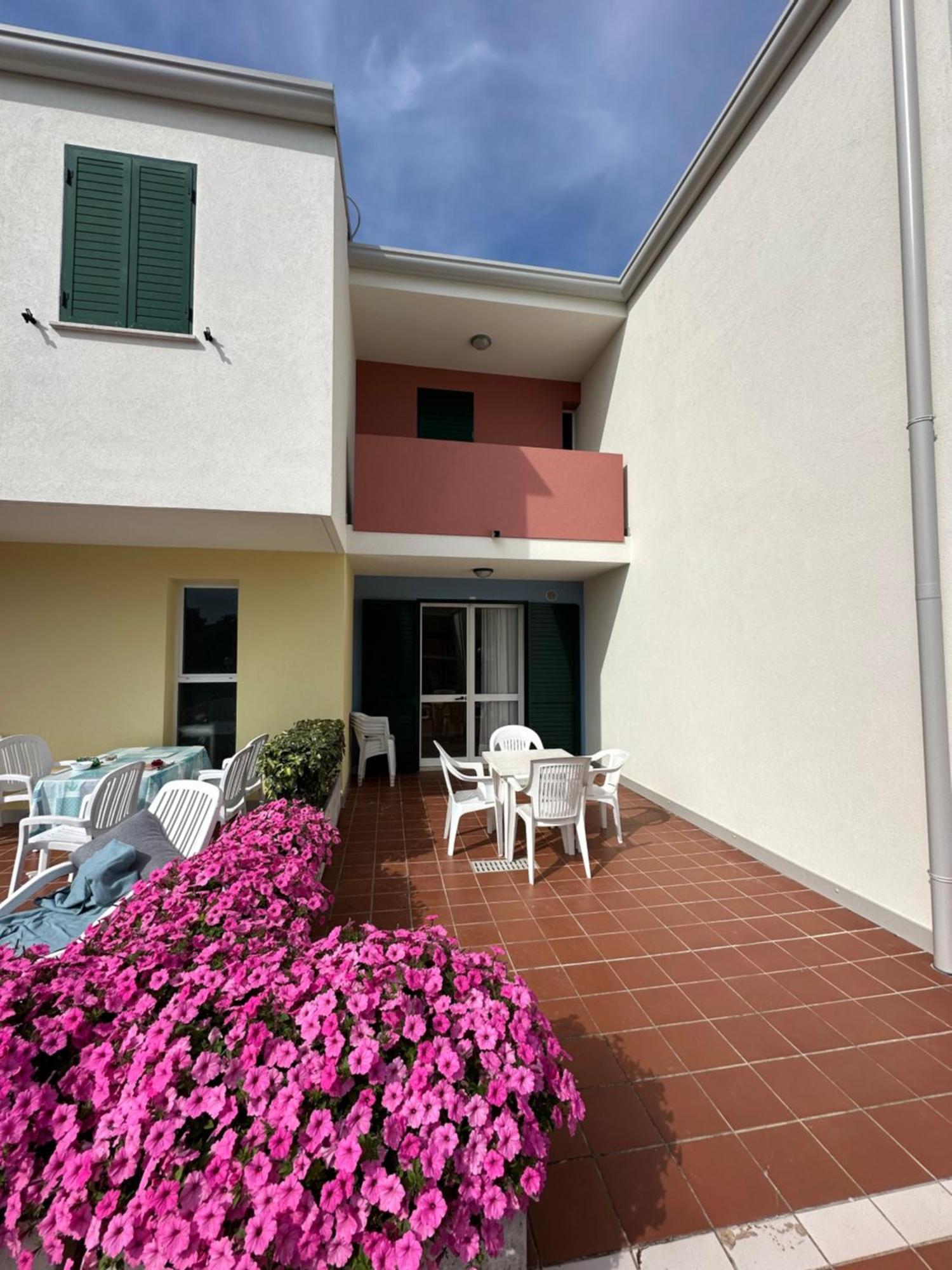 Villaggio Luna Swimmingpool- Agenzia Cocal กาออร์เล ภายนอก รูปภาพ